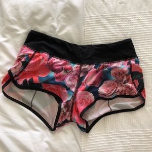 Lululemon Floral Pattern Shorts - 4
